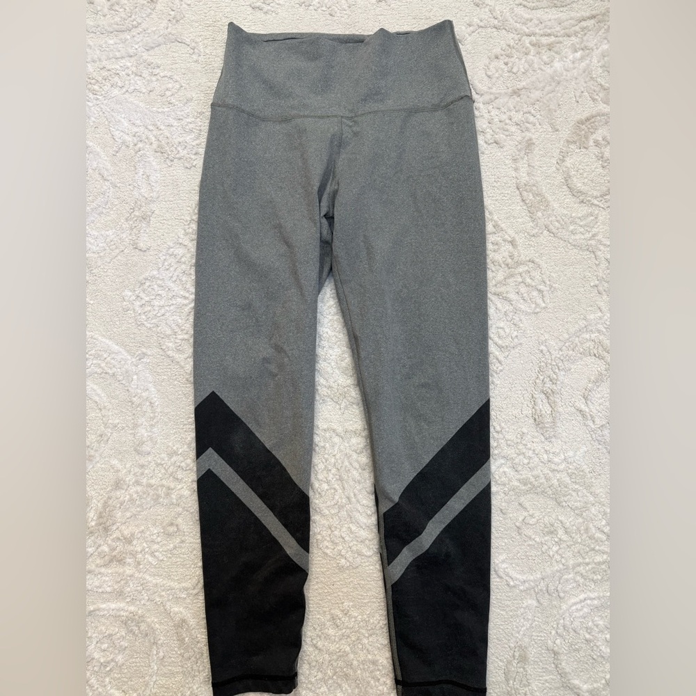Aerie Chill Play Move‎ Leggings Gray/Black Colorblock Women’s Medium